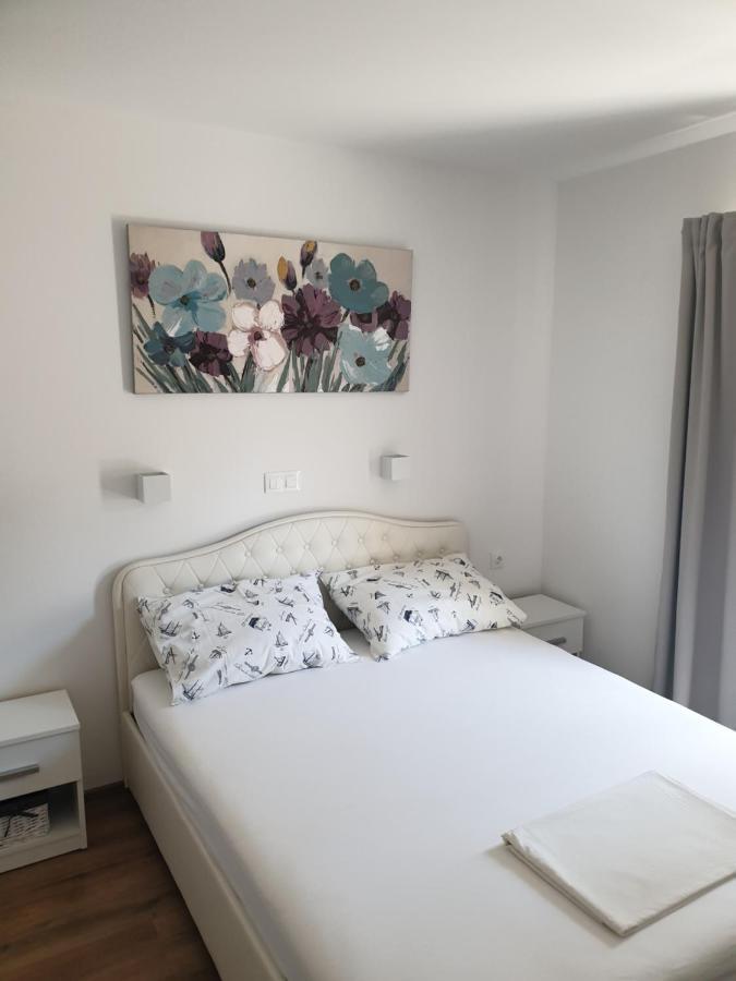 Apartmani Ana, Razanj, Rogoznica, Hrvatska Рогозница Екстериор снимка